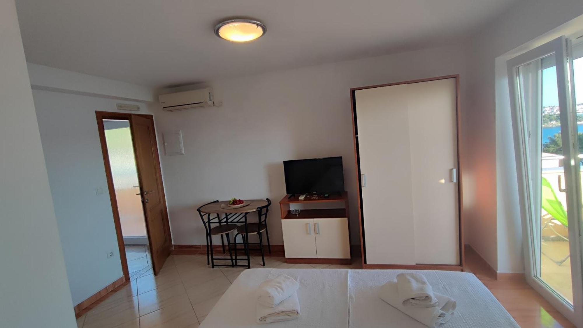 Villa Penava, Private Beach, Pool And 7Min To Trogir Bilik gambar